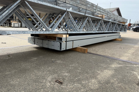 12.80 x 28.00m (358.4m²)